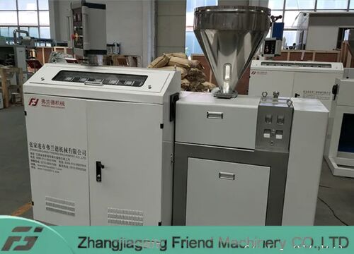 Jüngste Firmenblogs über Wie verbessert eine Kunststoffextruder-Maschine die Produktqualität und Kostenkontrolle?