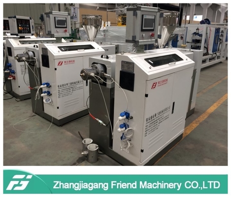 Good price PVC-Abflussrohr-Verdrängung, die Maschine Plastikextruder-Stall laufend macht Online