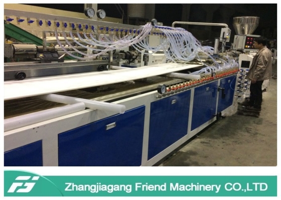 Good price Brett-Fertigungsstraße 900mm Breiten-WPC mit PVC-Harz-materieller einfacher Operation Online