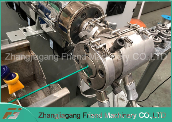 Good price Kunststoffrohr-Maschinen-flexibles Metallgewölbtes Leitungsrohr PVCs überzogenes, das Maschine bildet Online