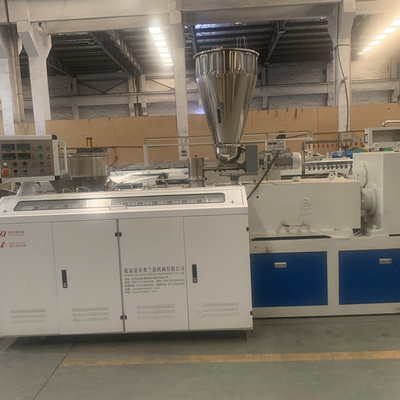 Ein guter Preis. Konische Kunststoffrohr-Maschine des Doppelschneckenextruder-45RPM Online