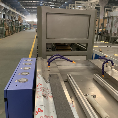 Ein guter Preis. Blatt PVCs WPC, das Maschine chemische Antibequeme Bedienung macht Online
