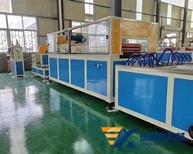 Ein guter Preis. Automatische hölzerne zusammengesetzte Verdrängungs-Plastikmaschine SGS Online
