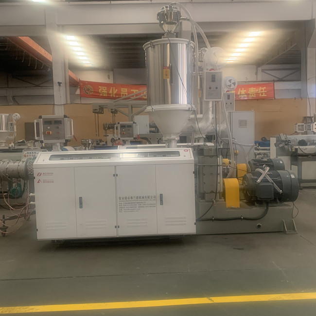 Einzelner Schraube Winkel- des Leistungshebelshdpe Wasserleitungs-Extruder 100kg/H 2