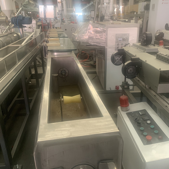 2000mm Berieselungs-Rohr 3 Schicht HDPE Kunststoffrohr-Maschine 1